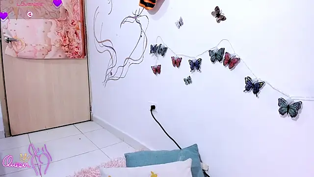 LilitRobins online show from April 22, 2026, 8:54 pm