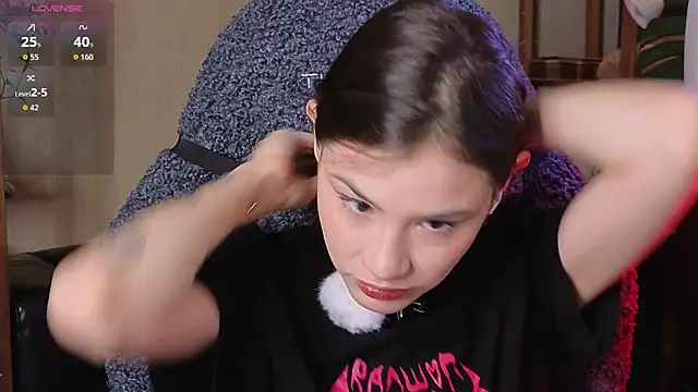 alicekiit online show from October 26, 2025, 3:56 am