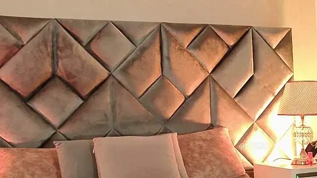 Luisa0110 online show from February 14, 2026, 7:54 pm