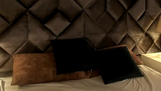 Luisa0110 online show from March 21, 2026, 3:48 pm