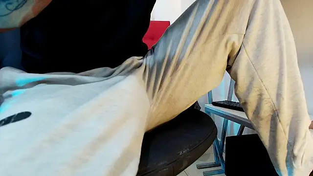 Andrey u92 online show from November 6, 2025, 8:32 pm