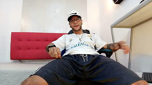 Andrey u92 online show from November 8, 2025, 4:01 am