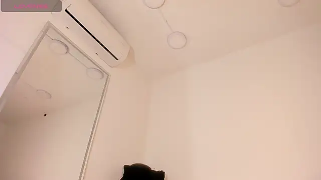 Snapshot of vera_candella chatting on November 5, 2025, 11:21 am vera candella online show from November 5, 2025, 11:21 am