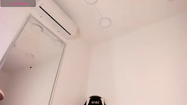 Snapshot of vera_candella chatting on November 6, 2025, 11:55 am vera candella online show from November 6, 2025, 11:55 am