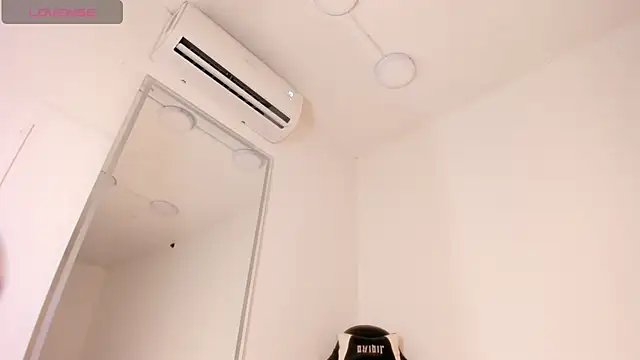 Snapshot of vera_candella chatting on November 8, 2025, 12:05 pm vera candella online show from November 8, 2025, 12:05 pm