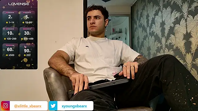 Snapshot of xlittle_xbearx chatting on December 20, 2024, 6:40 am xlittle xbearx online show from December 20, 2024, 6:40 am