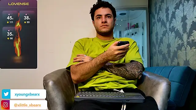 Snapshot of xlittle_xbearx chatting on February 10, 2025, 3:24 am xlittle xbearx online show from February 10, 2025, 3:24 am