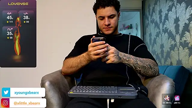 Snapshot of xlittle_xbearx chatting on February 26, 2025, 3:42 am xlittle xbearx online show from February 26, 2025, 3:42 am