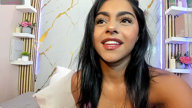 AmyBarton02 online show from May 15, 2026, 5:53 pm