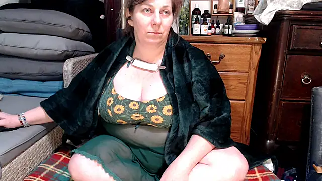 ladyscarlotta online show from February 27, 2025, 8:42 pm