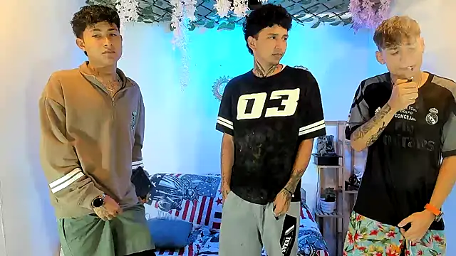 Snapshot of Fresahot2005 chatting on November 9, 2025, 2:26 pm Fresahot2005 online show from November 9, 2025, 2:26 pm