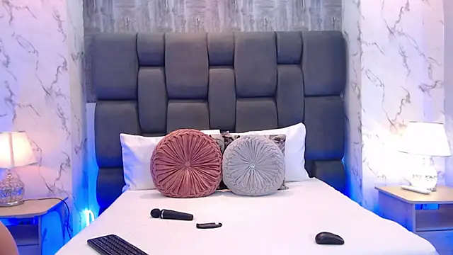 SophieWolkman online show from November 28, 2025, 12:08 pm