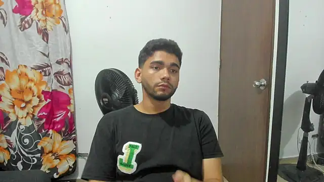 Snapshot of Dante_Damare chatting on December 15, 2024, 4:29 am Dante Damare online show from December 15, 2024, 4:29 am