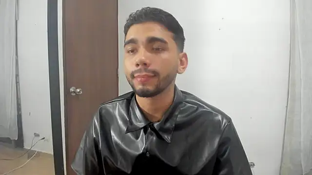 Snapshot of Dante_Damare chatting on February 15, 2025, 4:36 am Dante Damare online show from February 15, 2025, 4:36 am