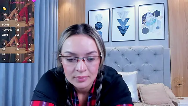 lennabell online show from February 2, 2026, 6:17 pm