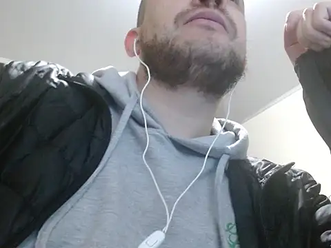 camiloking1720 online show from September 17, 2025, 6:26 am