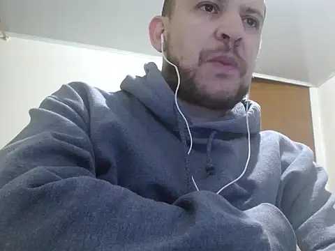 camiloking1720 online show from September 25, 2025, 6:06 am