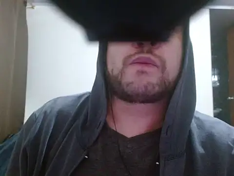 Snapshot of camiloking1720 chatting on February 10, 2026, 8:18 am camiloking1720 online show from February 10, 2026, 8:18 am