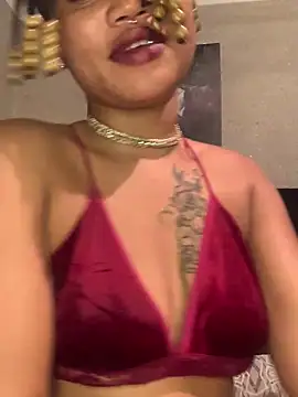 Snapshot of cardibabe chatting on February 6, 2025, 12:43 am cardibabe online show from February 6, 2025, 12:43 am