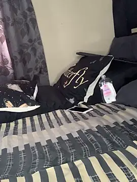 Snapshot of cardibabe chatting on November 9, 2025, 3:32 pm cardibabe online show from November 9, 2025, 3:32 pm