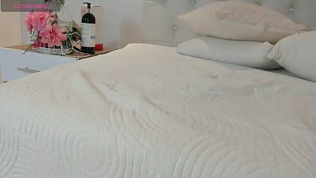 brithany rousee online show from October 25, 2025, 2:13 pm