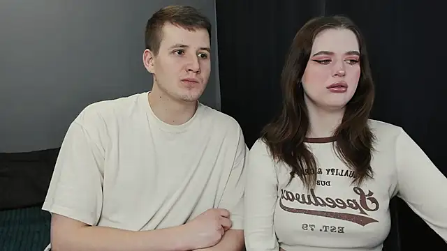 Pinku kitsune online show from February 26, 2025, 3:21 am