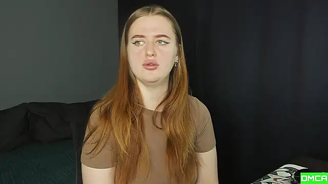 Pinku kitsune online show from November 17, 2025, 9:37 am