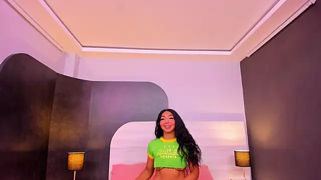 HaileeRoberts online show from October 17, 2025, 12:52 pm