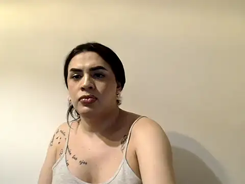 Dulce hot 23  online show from May 27, 2026, 9:34 pm