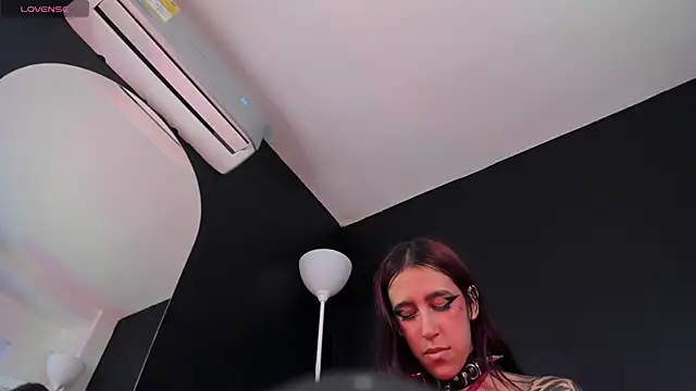 Snapshot of ALICEPOIXXXON chatting on January 22, 2025, 5:06 pm ALICEPOIXXXON online show from January 22, 2025, 5:06 pm