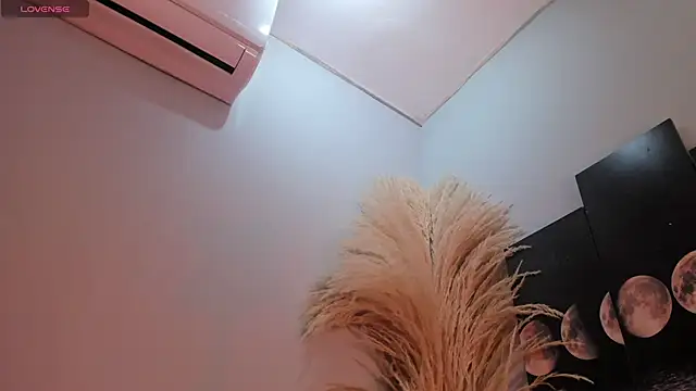 ALICEPOIXXXON online show from December 5, 2025, 3:26 am