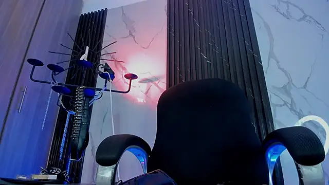 ALICEPOIXXXON online show from April 16, 2026, 12:22 am