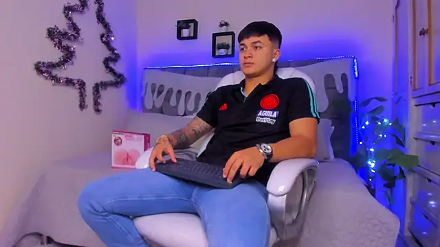 Cristopher strong online show from December 20, 2024, 12:49 pm