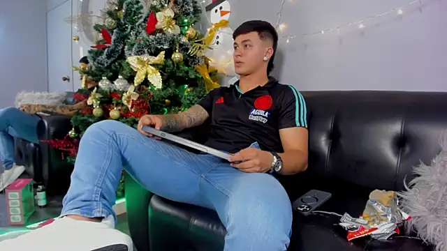 Cristopher strong online show from December 20, 2024, 3:53 pm