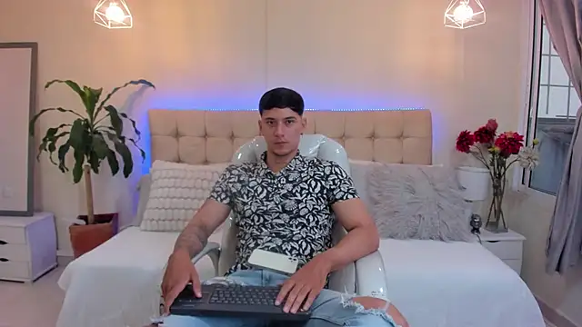 Cristopher strong online show from January 13, 2025, 12:35 pm