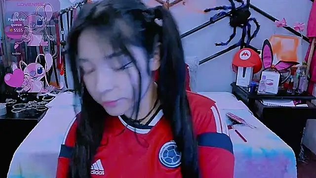 AlanaLuck online show from October 18, 2025, 6:41 pm