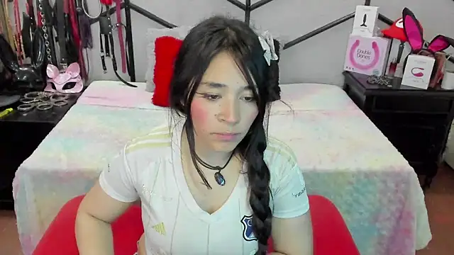 AlanaLuck online show from February 9, 2026, 7:29 pm