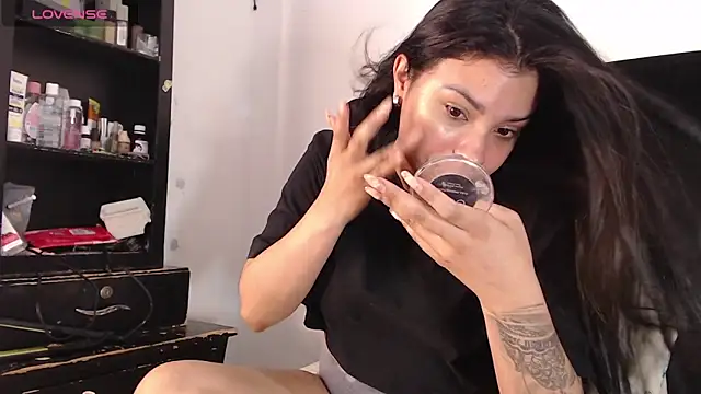 Snapshot of lolaa_staars chatting on January 25, 2025, 10:39 pm lolaa staars online show from January 25, 2025, 10:39 pm