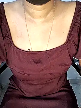 Snapshot of Ms_Neera chatting on February 18, 2025, 2:06 pm Ms Neera online show from February 18, 2025, 2:06 pm