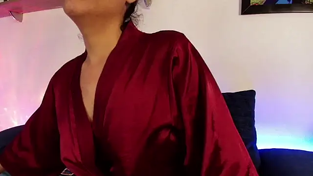 Elliee  online show from October 6, 2025, 2:47 pm