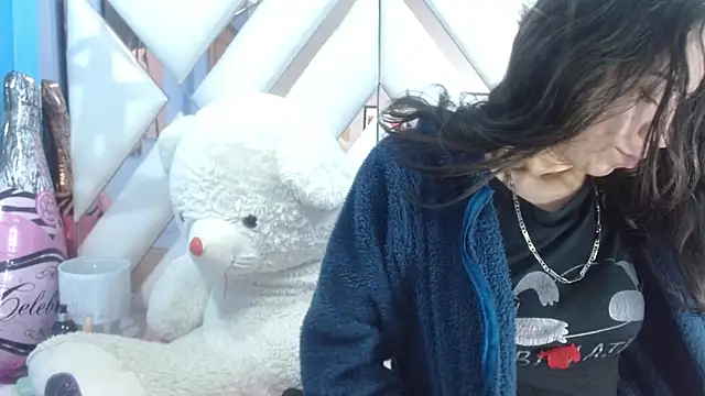 angelina ny online show from November 7, 2025, 2:06 pm