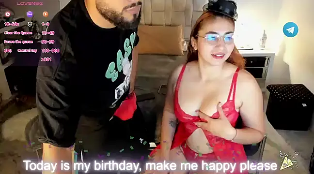 Snapshot of Alanna_Couple chatting on January 24, 2025, 1:03 pm Alanna Couple online show from January 24, 2025, 1:03 pm