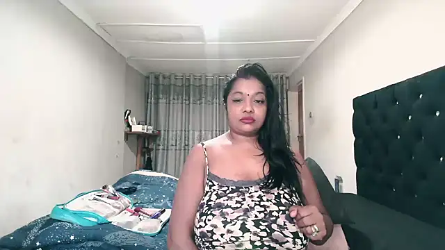 Snapshot of Indianmayaxoxo chatting on June 17, 2026, 6:38 am Indianmayaxoxo online show from June 17, 2026, 6:38 am