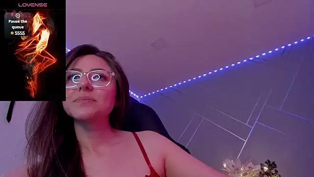 Ich Bin Julia online show from December 22, 2024, 5:10 pm