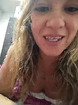 Snapshot of ELEKTRA_LUXURY chatting on February 17, 2025, 1:04 am ELEKTRA LUXURY online show from February 17, 2025, 1:04 am