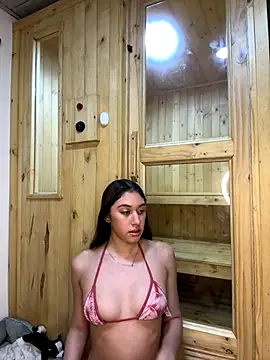 Snapshot of Barbielatinas chatting on October 14, 2025, 3:40 am Barbielatinas online show from October 14, 2025, 3:40 am