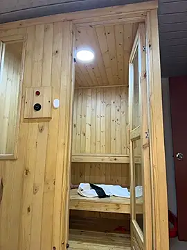 Snapshot of Barbielatinas chatting on December 16, 2025, 4:28 am Barbielatinas online show from December 16, 2025, 4:28 am