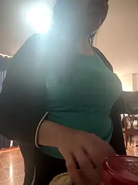 Freya Artemisa online show from October 28, 2025, 5:48 pm