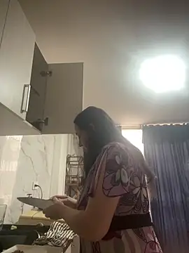 Freya Artemisa online show from December 1, 2025, 8:58 pm