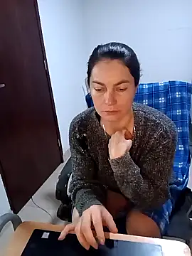 renata hot1 online show from February 12, 2025, 5:16 pm